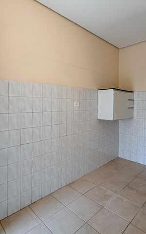 Casa à venda com 240m², 4 quartos e 2 vagas Casa à venda com 240m², 4 quartos e 2 vagasCozinha