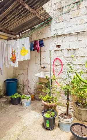 Casa à venda com 240m², 4 quartos e 2 vagas Casa à venda com 240m², 4 quartos e 2 vagasQuintal