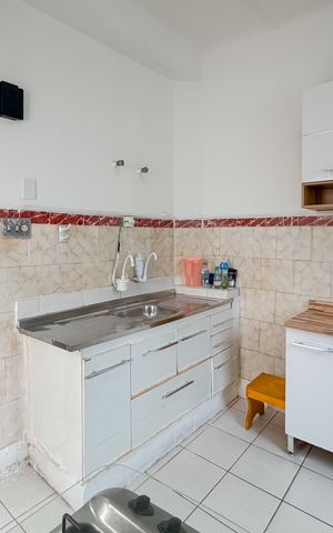 Casa à venda com 240m², 4 quartos e 2 vagas Casa à venda com 240m², 4 quartos e 2 vagasCozinha