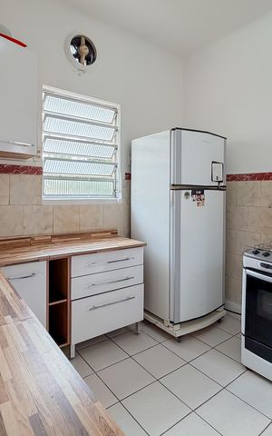 Casa à venda com 240m², 4 quartos e 2 vagas Casa à venda com 240m², 4 quartos e 2 vagasCozinha
