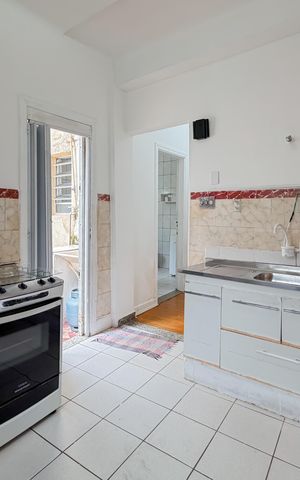 Casa à venda com 240m², 4 quartos e 2 vagas Casa à venda com 240m², 4 quartos e 2 vagasCozinha