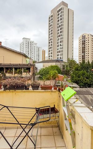 Casa à venda com 240m², 4 quartos e 2 vagas Casa à venda com 240m², 4 quartos e 2 vagasCasa 2 - Área Externa