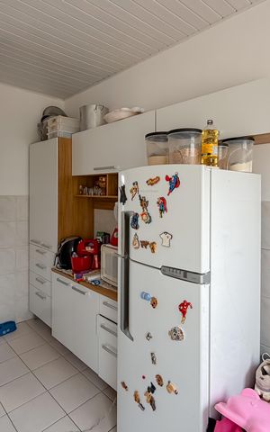 Casa à venda com 240m², 4 quartos e 2 vagas Casa à venda com 240m², 4 quartos e 2 vagasCasa 2 - Cozinha
