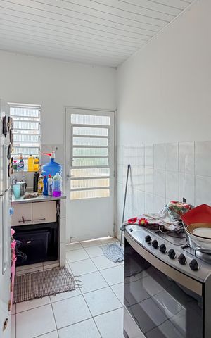 Casa à venda com 240m², 4 quartos e 2 vagas Casa à venda com 240m², 4 quartos e 2 vagasCasa 2 - Cozinha