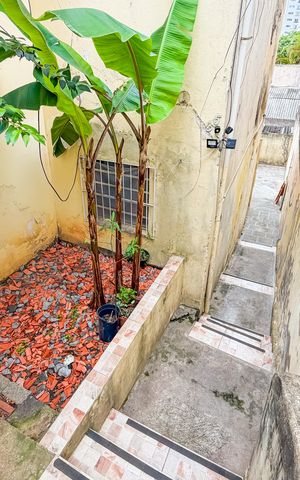 Casa à venda com 240m², 4 quartos e 2 vagas Casa à venda com 240m², 4 quartos e 2 vagasCasa 2 - Entrada
