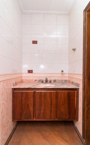 Casa para alugar com 251m², 3 quartos e sem vagaBanheiro da Suíte 1