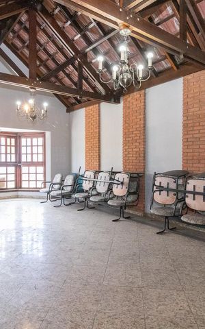 Casa para alugar com 251m², 3 quartos e sem vagaSala