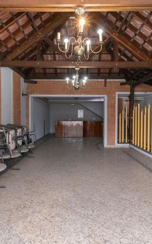 Casa para alugar com 251m², 3 quartos e sem vagaSala
