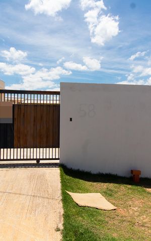 Casa à venda com 40m², 1 quarto e 1 vaga Casa à venda com 40m², 1 quarto e 1 vagaFACHADA