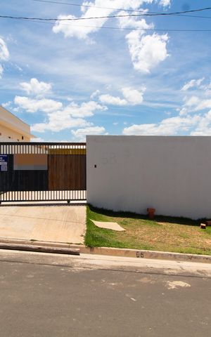 Casa à venda com 40m², 1 quarto e 1 vaga Casa à venda com 40m², 1 quarto e 1 vagaFACHADA