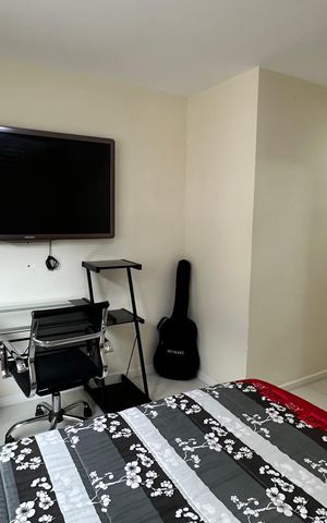 Casa de condomínio à venda com 450m², 4 quartos e 2 vagas Casa de condomínio à venda com 450m², 4 quartos e 2 vagasQuarto 4