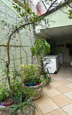 Casa de condomínio à venda com 450m², 4 quartos e 2 vagas Casa de condomínio à venda com 450m², 4 quartos e 2 vagasQuintal