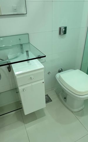 Casa de condomínio à venda com 450m², 4 quartos e 2 vagas Casa de condomínio à venda com 450m², 4 quartos e 2 vagasBanheiro quarto 3