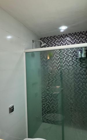 Casa de condomínio à venda com 450m², 4 quartos e 2 vagas Casa de condomínio à venda com 450m², 4 quartos e 2 vagasBanheiro quarto 3