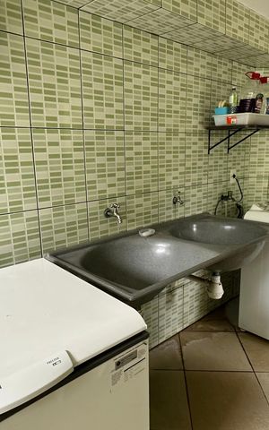 Casa de condomínio à venda com 450m², 4 quartos e 2 vagas Casa de condomínio à venda com 450m², 4 quartos e 2 vagasÁrea de Serviço