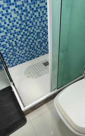 Casa de condomínio à venda com 450m², 4 quartos e 2 vagas Casa de condomínio à venda com 450m², 4 quartos e 2 vagasBanheiro quarto 4