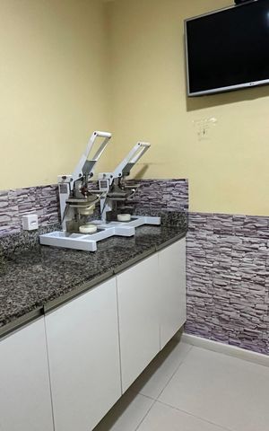 Casa de condomínio à venda com 450m², 4 quartos e 2 vagas Casa de condomínio à venda com 450m², 4 quartos e 2 vagasQuarto de Serviço