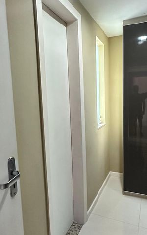 Casa de condomínio à venda com 450m², 4 quartos e 2 vagas Casa de condomínio à venda com 450m², 4 quartos e 2 vagasCloset