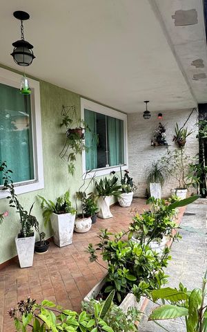 Casa de condomínio à venda com 450m², 4 quartos e 2 vagas Casa de condomínio à venda com 450m², 4 quartos e 2 vagasQuintal
