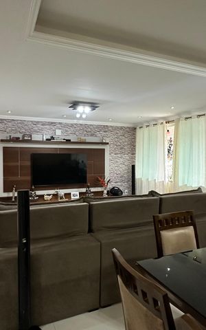 Casa de condomínio à venda com 450m², 4 quartos e 2 vagas Casa de condomínio à venda com 450m², 4 quartos e 2 vagasSala