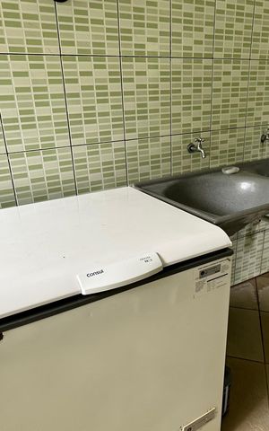 Casa de condomínio à venda com 450m², 4 quartos e 2 vagas Casa de condomínio à venda com 450m², 4 quartos e 2 vagasÁrea de Serviço