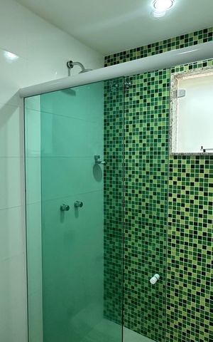 Casa de condomínio à venda com 450m², 4 quartos e 2 vagas Casa de condomínio à venda com 450m², 4 quartos e 2 vagasBanheiro quarto 3