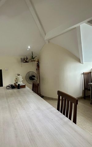 Casa de condomínio à venda com 450m², 4 quartos e 2 vagas Casa de condomínio à venda com 450m², 4 quartos e 2 vagasSótão
