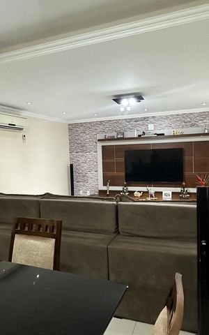 Casa de condomínio à venda com 450m², 4 quartos e 2 vagas Casa de condomínio à venda com 450m², 4 quartos e 2 vagasSala