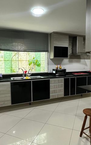 Casa de condomínio à venda com 450m², 4 quartos e 2 vagas Casa de condomínio à venda com 450m², 4 quartos e 2 vagasCozinha