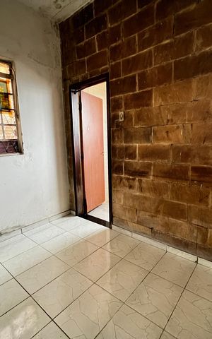 Casa à venda com 140m², 2 quartos e 2 vagas