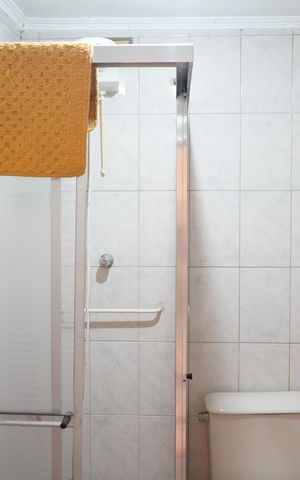 Casa à venda com 260m², 3 quartos e 4 vagasBanheiro 2