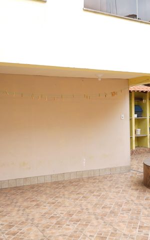 Casa à venda com 260m², 3 quartos e 4 vagasQuintal