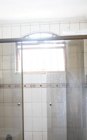 Casa à venda com 260m², 3 quartos e 4 vagasBanheiro