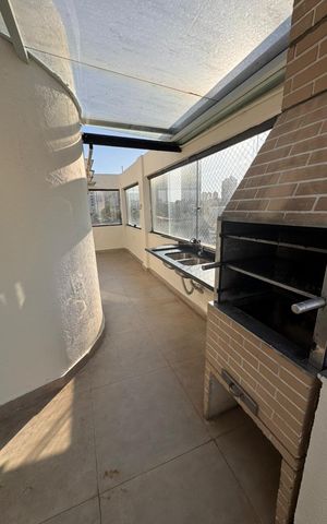 Apartamento à venda com 160m², 3 quartos e 3 vagas Apartamento à venda com 160m², 3 quartos e 3 vagasVaranda