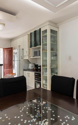Casa à venda com 337m², 3 quartos e 5 vagas Casa à venda com 337m², 3 quartos e 5 vagasSala de Jantar