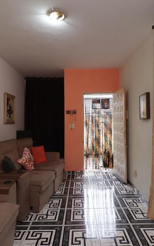 Casa à venda com 150m², 2 quartos e 2 vagasSala
