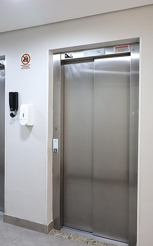 Apartamento à venda com 56m², 2 quartos e 1 vagaElevadores
