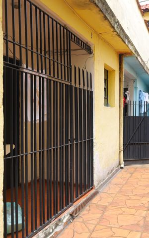 Casa à venda com 340m², 1 quarto e 2 vagasÁrea comum entre imóveis do terreno
