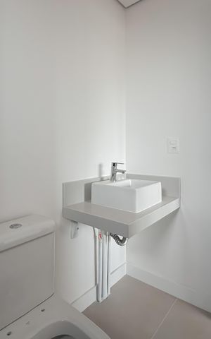 Apartamento à venda com 83m², 2 quartos e 1 vaga Apartamento à venda com 83m², 2 quartos e 1 vagaBanheiro da Suíte 2