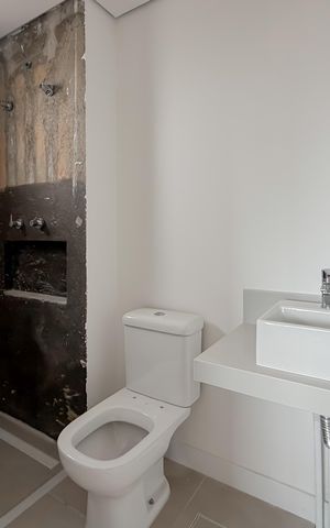 Apartamento à venda com 83m², 2 quartos e 1 vaga Apartamento à venda com 83m², 2 quartos e 1 vagaBanheiro da Suíte 2