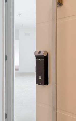 Apartamento à venda com 83m², 2 quartos e 1 vaga Apartamento à venda com 83m², 2 quartos e 1 vagaFechadura Eletrônica