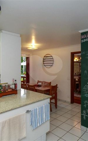 Casa à venda com 578m², 4 quartos e 4 vagas