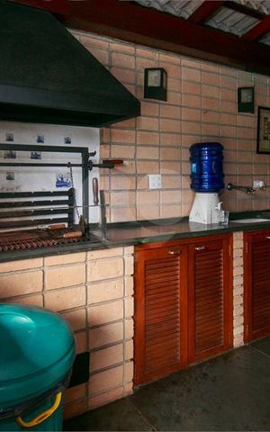 Casa à venda com 578m², 4 quartos e 4 vagas