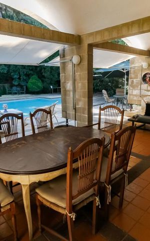 Casa à venda com 509m², 5 quartos e 6 vagas Casa à venda com 509m², 5 quartos e 6 vagasÁrea Lazer