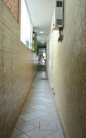 Casa à venda com 250m², 2 quartos e 1 vagaCorredor Lateral 