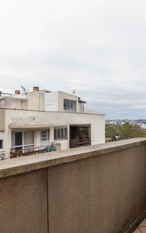 Apartamento à venda com 128m², 2 quartos e 2 vagasVaranda do quarto 