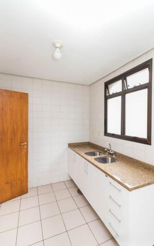 Apartamento à venda com 128m², 2 quartos e 2 vagasCozinha