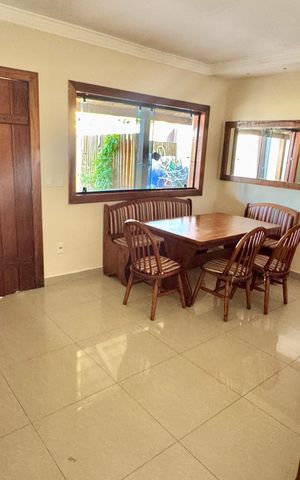 Casa de condomínio à venda com 260m², 4 quartos e 6 vagas Casa de condomínio à venda com 260m², 4 quartos e 6 vagasSala