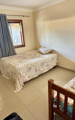 Casa de condomínio à venda com 260m², 4 quartos e 6 vagas Casa de condomínio à venda com 260m², 4 quartos e 6 vagasQuarto