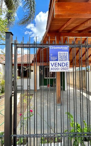 Casa à venda com 60m², 2 quartos e 2 vagas Casa à venda com 60m², 2 quartos e 2 vagasPlaca